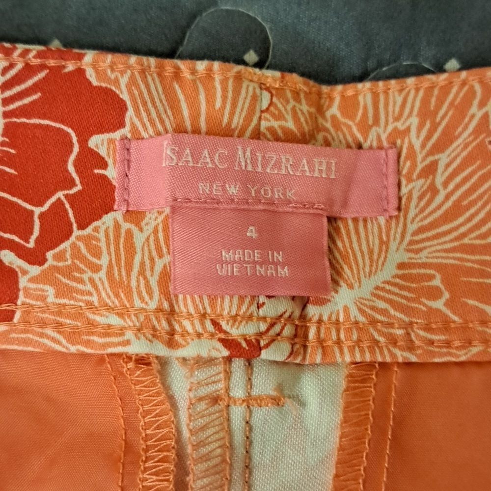 Isaac Mizrahi shorts size 4 - Picture 2 of 5